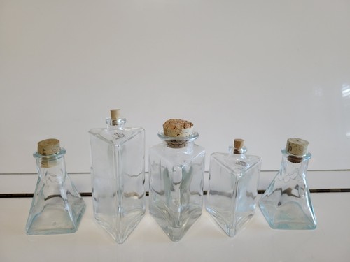 5 CLEAR GLASS DECORATIVE MINI BOTTLES WITH CORKS 3 TRIANGLE AND 2 SQUARE