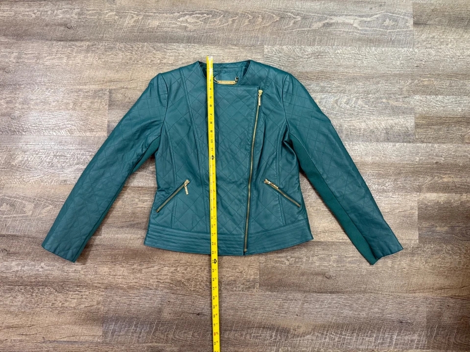 Chaqueta de cuero genuino Iman para mujer, verde azulado, talla pequeña, herrajes dorados, hermosa Foto 3 de 4