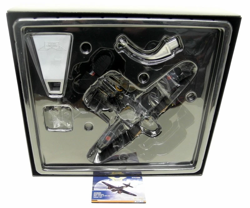 Corgi 1/72 Scale Diecast - AA38403 Bristol Blenheim MkIF K7159 RAF Summer 1941 - Image 2 of 4