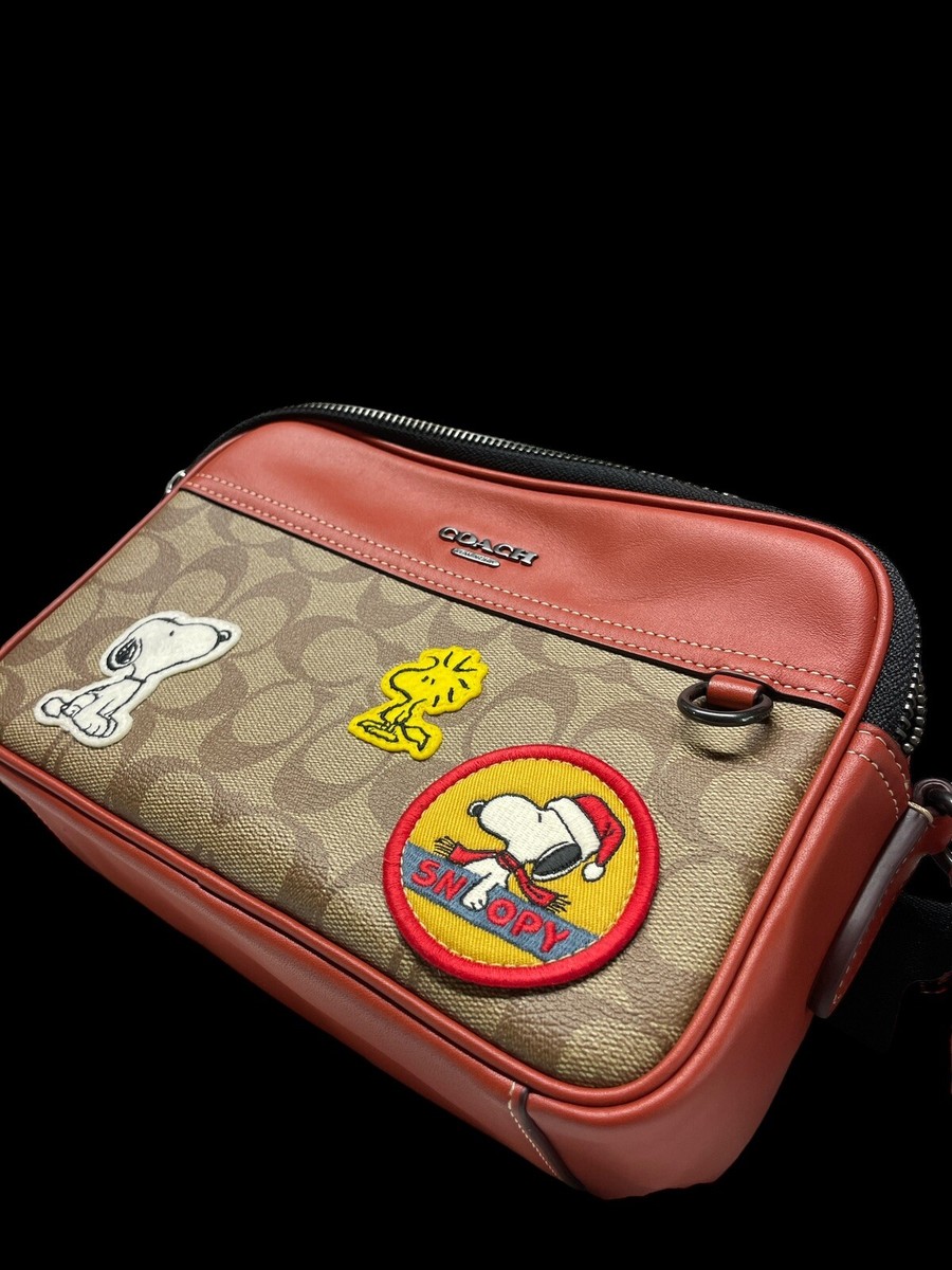 【COACH x スヌーピー】●レア●PEANUTS クロスボディ グラハム Coach x Peanuts Graham Crossbody Signature Canvas Snoopy Bag
