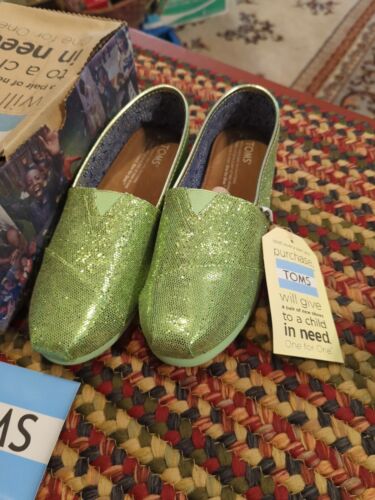 Brand New & Authentic TOMS Classics Shoes Size Youth 4 NIB Mint Glitter