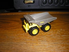 Camión de volteo Tonka Hasbro FUNRISE
