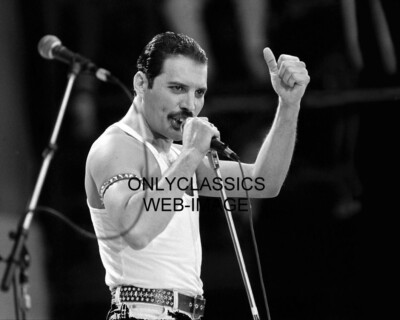 LEAD SINGER FREDDIE MERCURY SINGING ON STAGE QUEEN ROCK & ROLL BAND 8X10 PHOTO