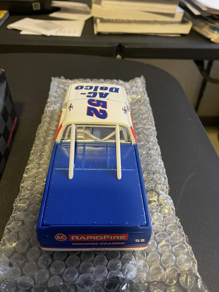 Ken Schrader #52 AC Delco 1995 Chevrolet Race Truck NASCAR 1:24 NEW - Image 4 of 4