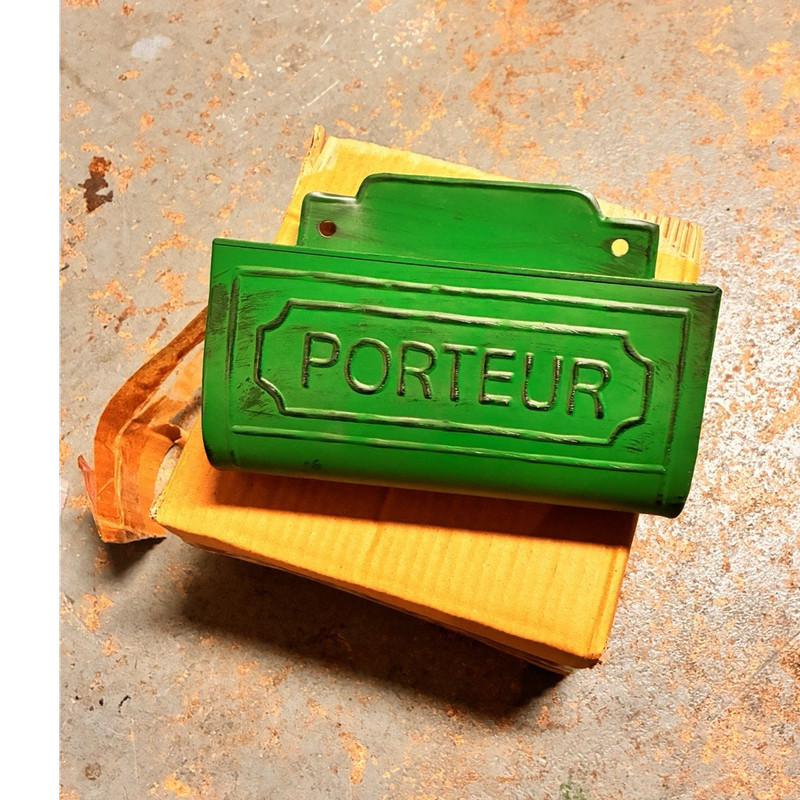 Green Metal Wall Mounted Key & Mail Rack Combo, 1 Compartment, 10 in "PORTEUR"