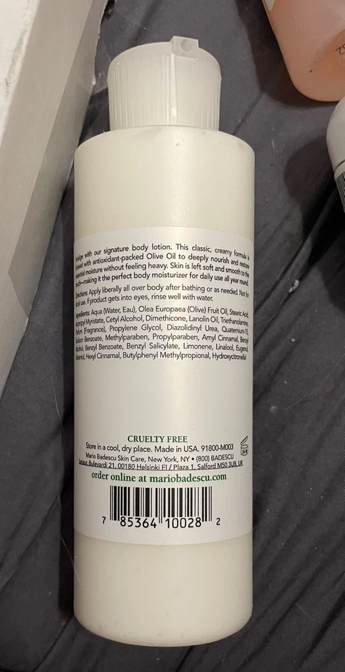 Mario Badescu Cuidado de la Piel Super Rica Oliva Loción Corporal Todo Tipo de Piel 16 oz/472 ml Foto 2 de 2