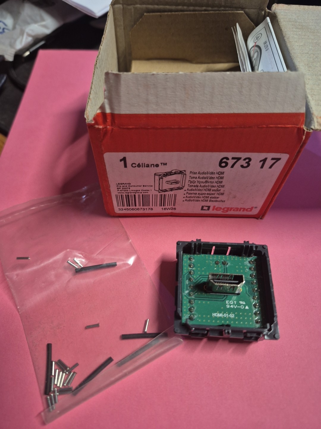 Prise HDMI Legrand Céliane 67317 mécanisme de connexion audio vidéo