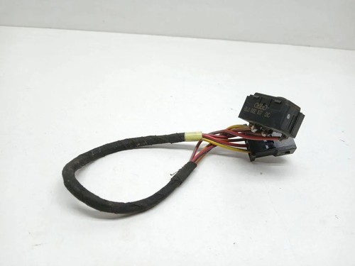 AUDI A3 Sportback 8PA Zentralverriegelungsschalter 8L0962107 1.78 31323394