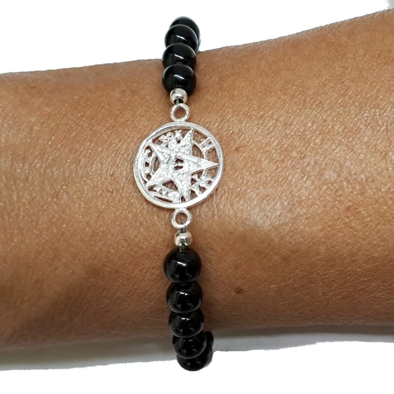 PULSERA TETRAGRAMATON PLATA de LEY 1,5 cm con Ónix natural 6 mm y BOLSA TELA - Imagen 2 de 4