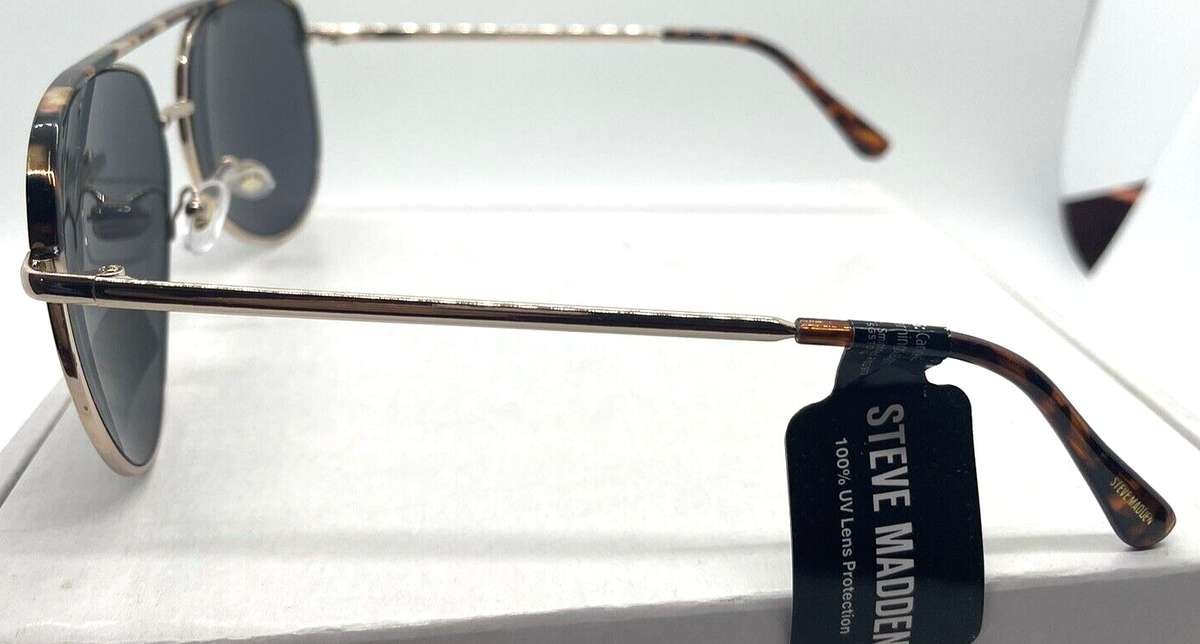 Steve Madden Aviator sunglasses Gold frame Black tint  display picture 2