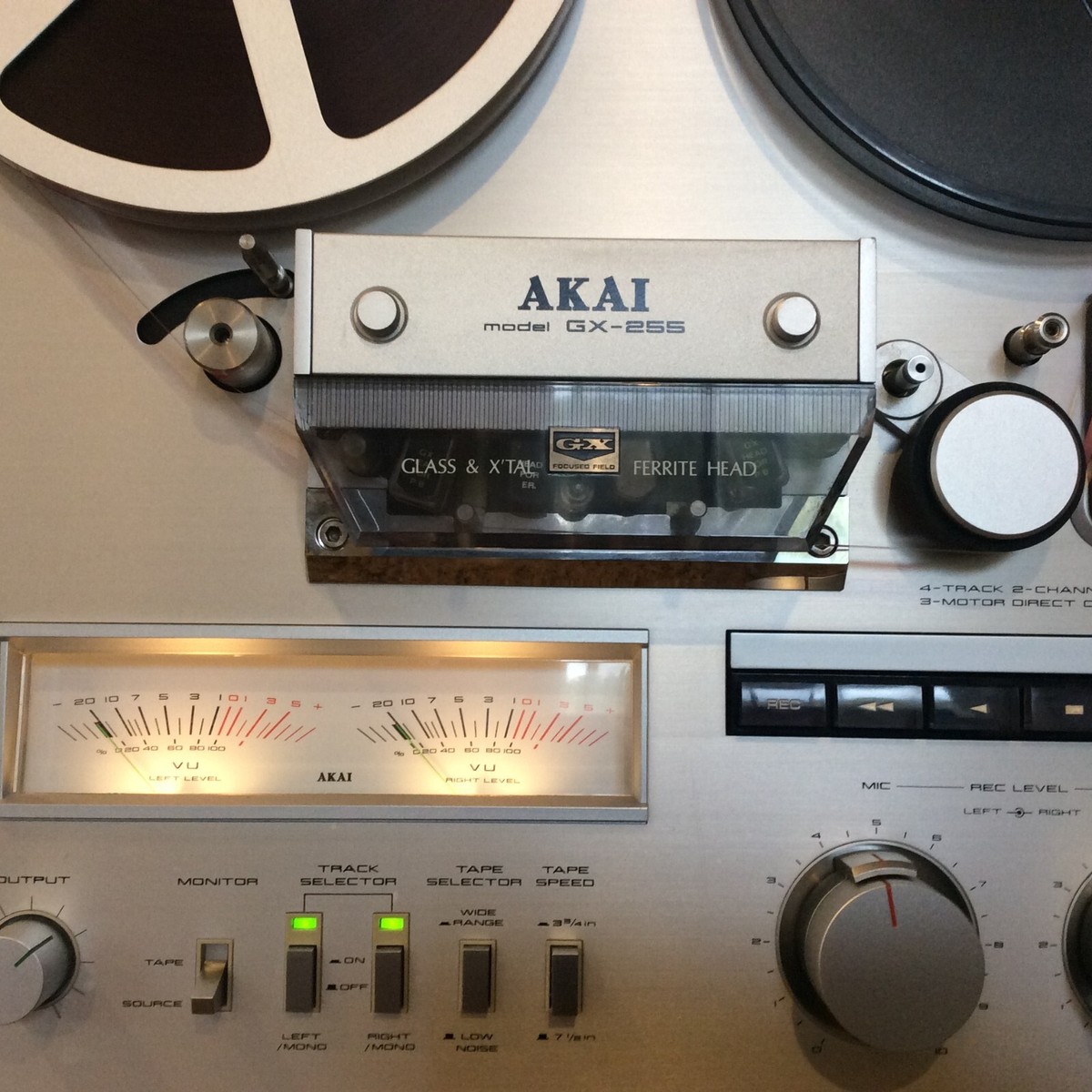 AKAI Model GX-255 to Reel Tape Recorder Made in Japan Vintage