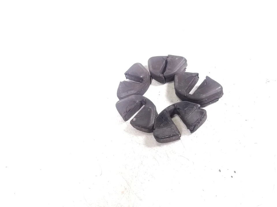 Комплект резиновых задних втулок 92 93 Suzuki GSXR 600 750 бесплатная доставка - Изображение 3 из 4