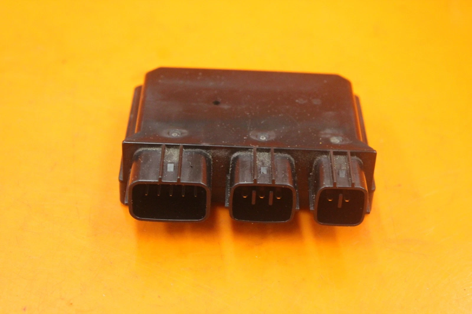 06-15 KAWASAKI NINJA ZX10R OEM RELAY ASSEMBLY FUSE BOX