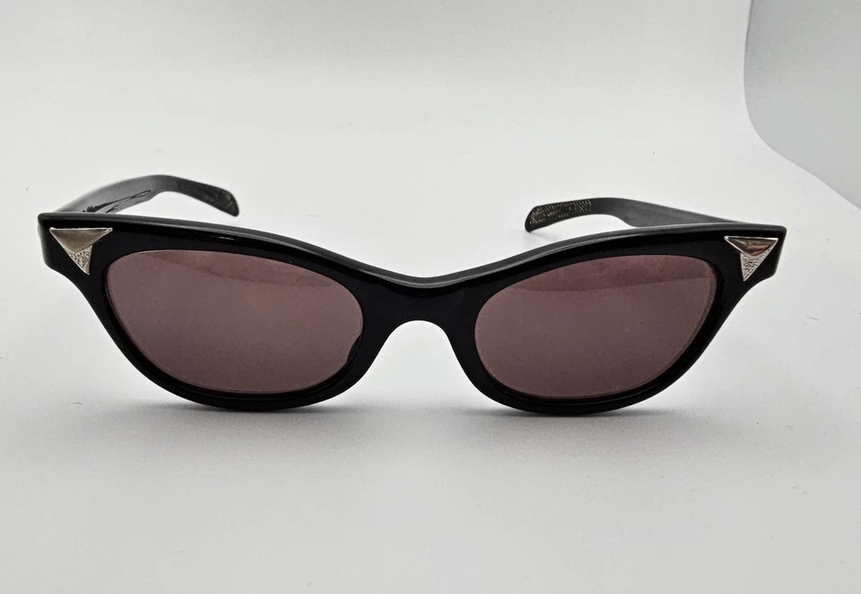 Gafas de sol Bebe Cat Eye negras con estuche Foto 3 de 4