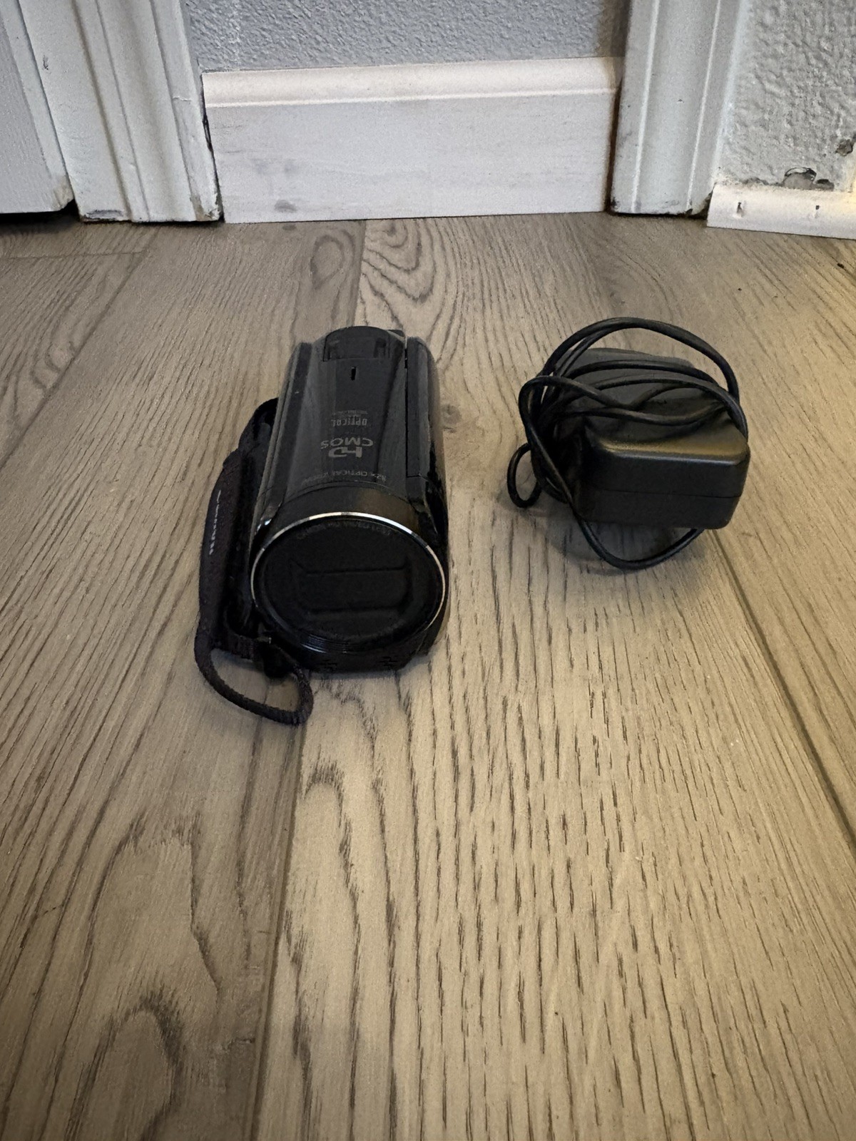 Canon Vixia HF R700  Video Camera NTSC 32x Optical Zoom, Tested Works