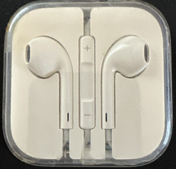 NEW Apple Wired EarPods/Earbuds iPhone Headphones. eBay