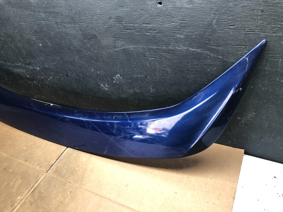 Задний спойлер оригинальный для седана Ford Focus 2012–2014 годов выпуска A0792 - Изображение 3 из 4