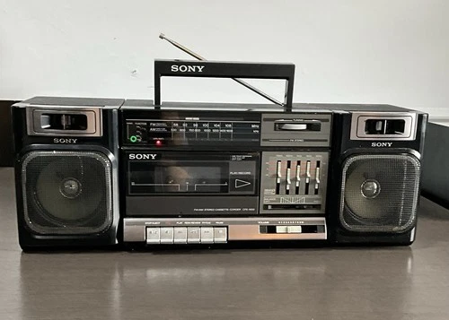 VTG-Sony Bonbox Cfs-1000 Cassette Recordar-80s Am-FM(CASSETTE DOES NOT WORK