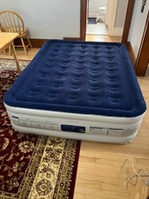 Queen Double High Air Mattress - Built In Pump - SHEETS INCLUDED - Lightly Used