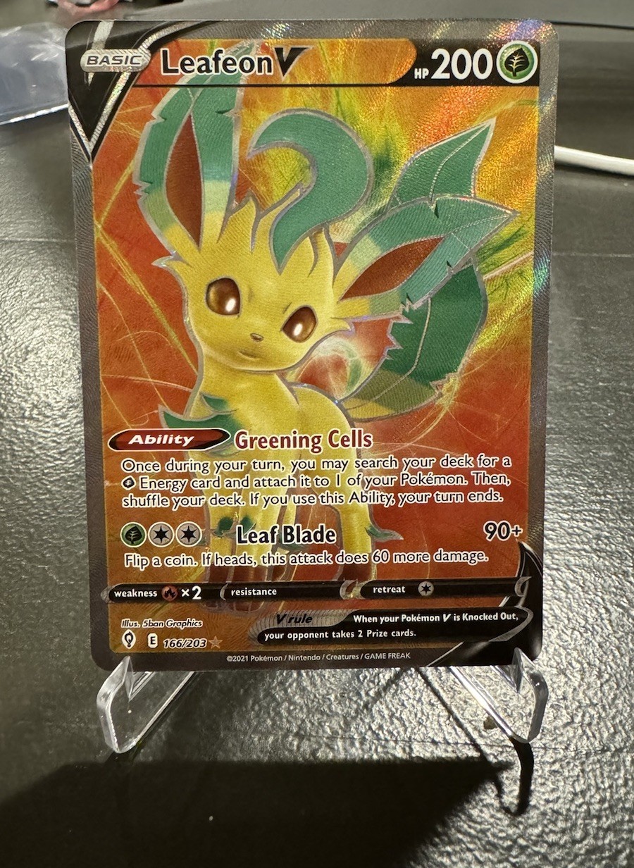 Leafeon V 166/203 Evolving Skies Holo Extremely Clean NM