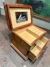 Vintage Wooden Jewelery Box