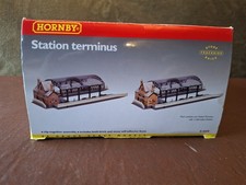 Hornby R.8009 Station Terminus -Used