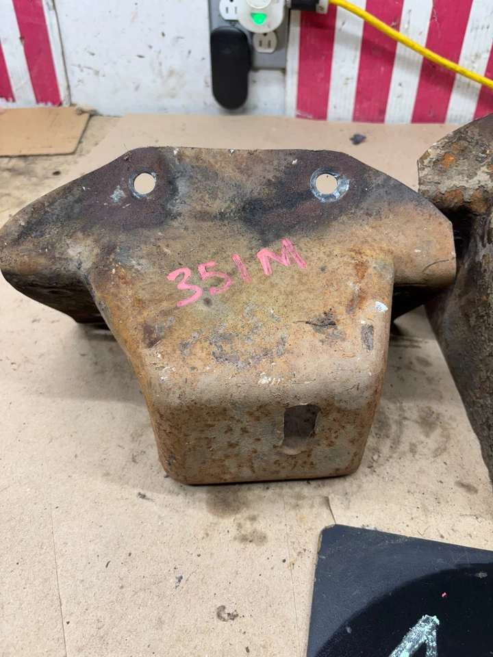 1973 1979 F100 F150 F250 F350 BBF 351M 400M ENGINE MOTOR FRAME MOUNT PERCHES OEM - Image 2 of 4