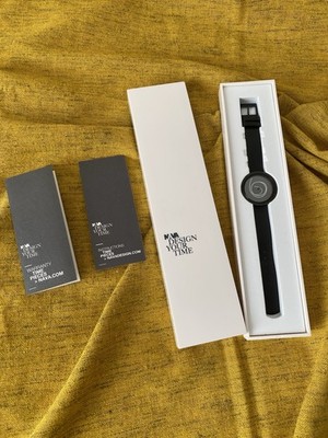 Minimalistische Uhr Nava Design Ora Unica Schwarz Damen 36mm