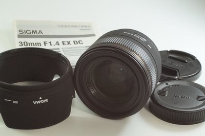 Sigma AF 30mm F1.4 DC EX for Sony Minolta APS-C, Sharp, Clean, No Scratches