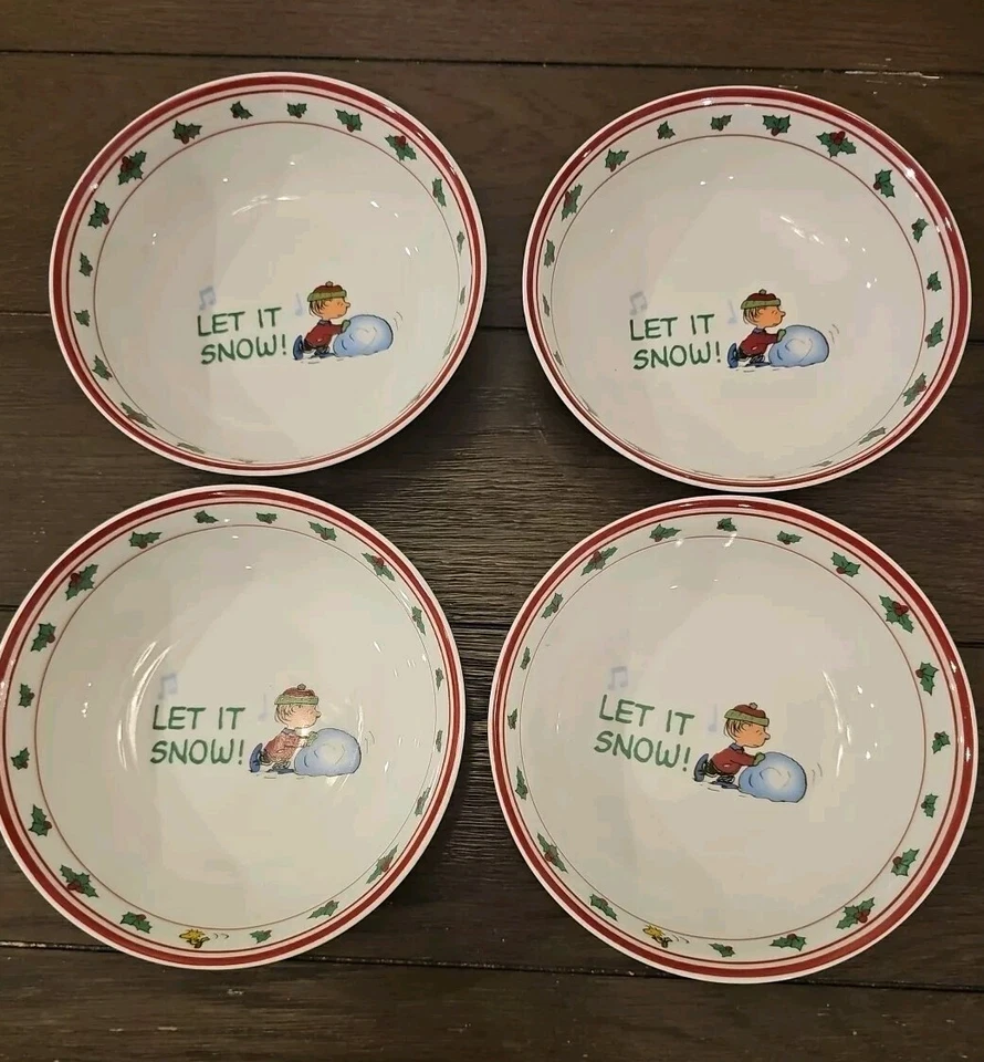 Juego de vajilla de 4 cuencos Gibson Peanuts Charles Schulz Christmas Villancicos Foto 2 de 4