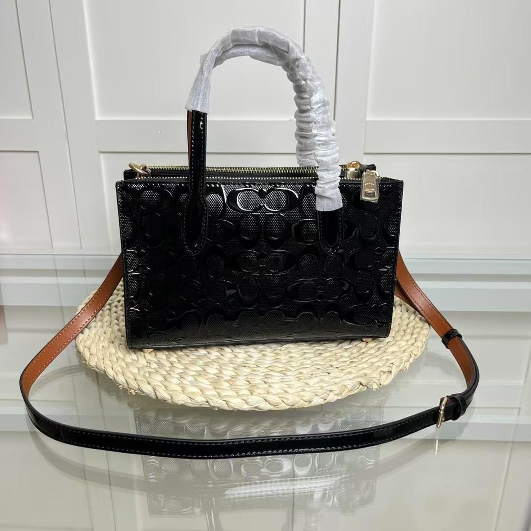 COACH◇ NINA Small トートバッグ 在庫確認ください CV400 COACH Nina Small Tote Bag Signature Patent leather Black