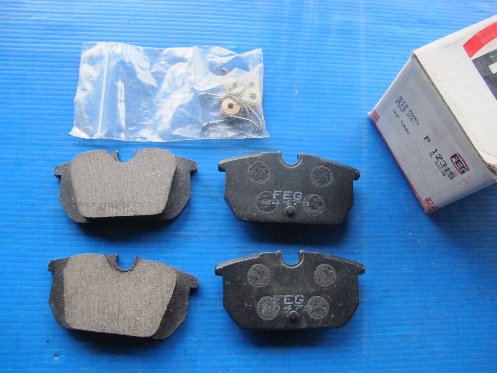 Plaquettes de freins arrière FEG en alliage semi-métallique pour Alfa 33