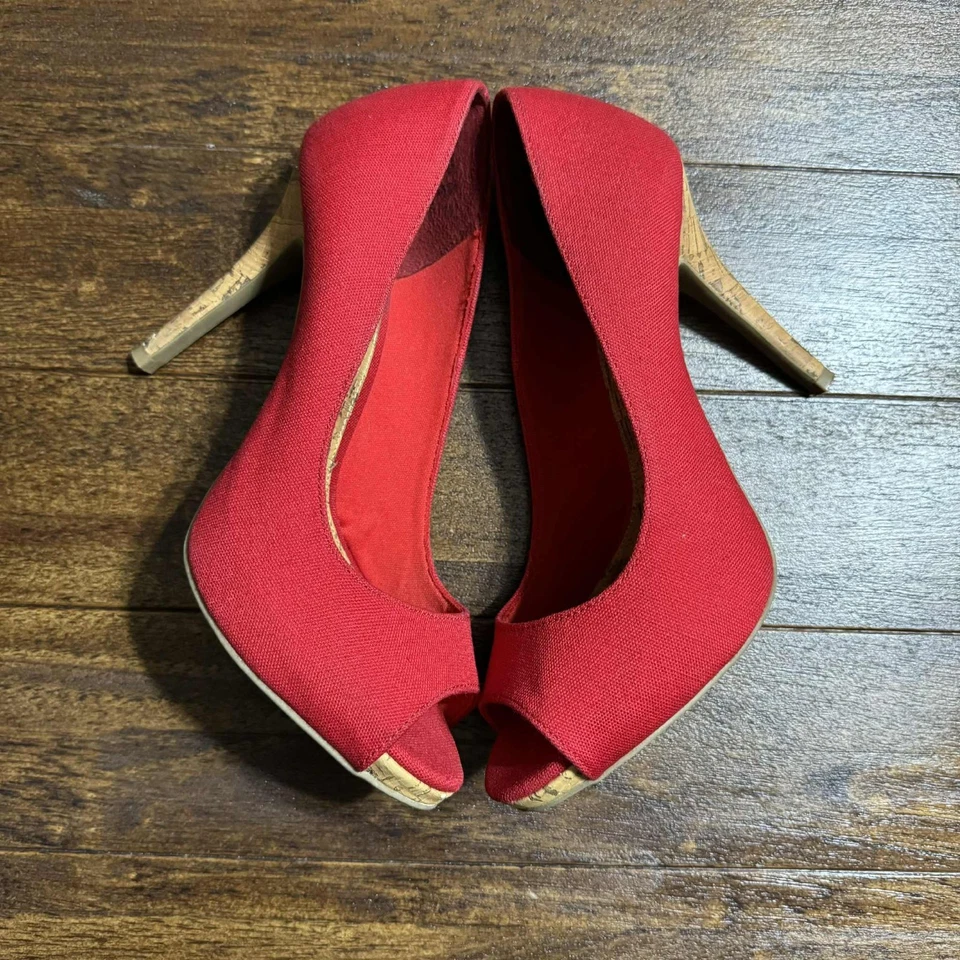 Christian Siriano for Payless Solid Print Peep Toe Red Heels Pumps Size 7.5 - Image 2 of 4