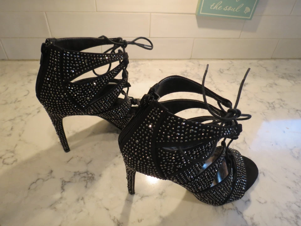 Madden Girl strappy open toe heel size 9.5 black with silver embellishments - Image 4 of 4
