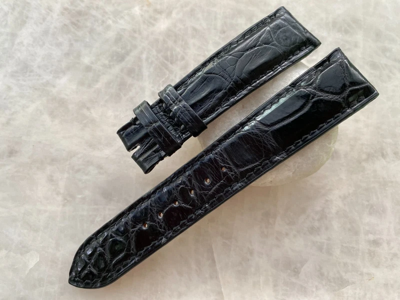 Black alligator-print leather watch strap