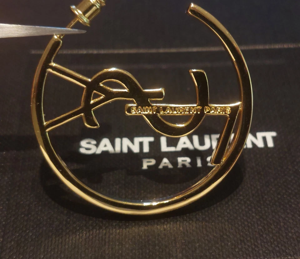 PENDIENTES ARO YVES SAINT LAURENT - Caja incluida Foto 3 de 3