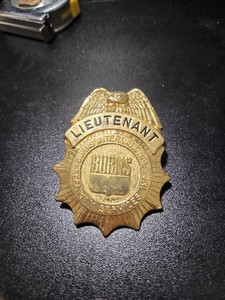 VINTAGE SERGEANT BURNS INTERNATIONAL SECURITY SERVICE BADGE