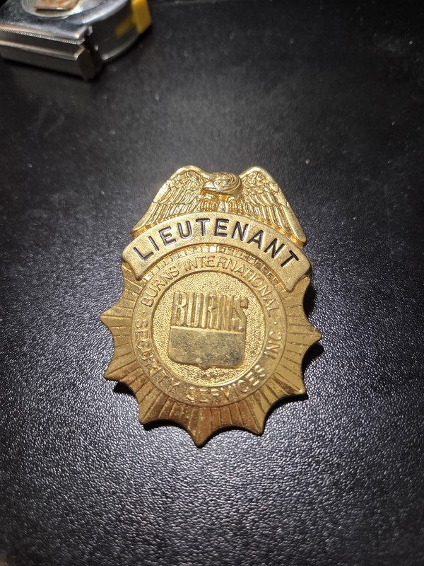 VINTAGE SERGEANT BURNS INTERNATIONAL SECURITY SERVICE BADGE