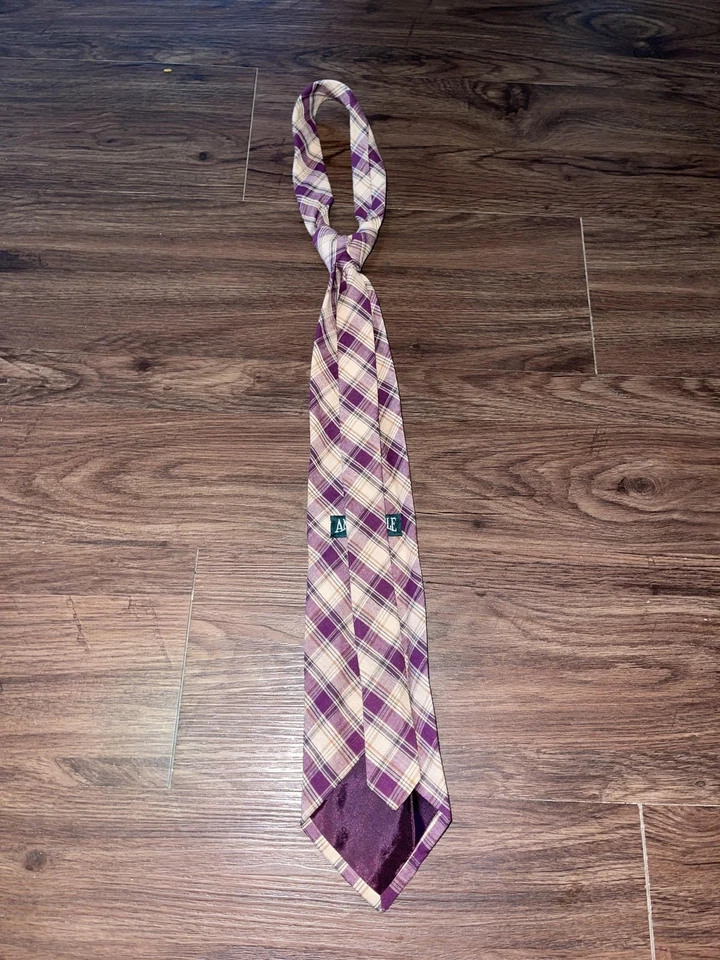 Corbata American Eagle Outfitters para hombre talla única púrpura beige a cuadros hecha en EE. UU. Foto 3 de 4