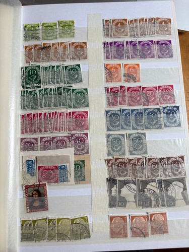Briefmarken Bund Sammlung 1949-2000der, Doublettenlager in 32-Seiten-Album