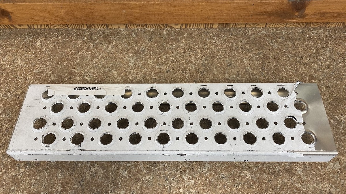 Non-OEM Kenworth T600 22.75-inch Step | eBay