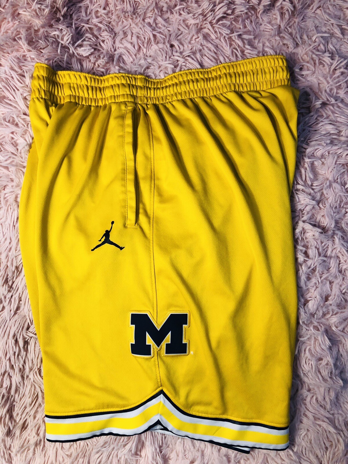 Michigan Wolverines Basketball Shorts Mens Large Yellow Nike Jordan