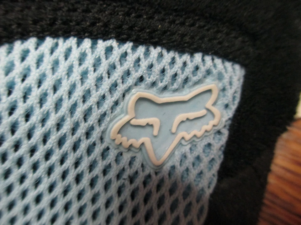 FOX TAHOE LIGHT BLUE GIRLS CYCLING GLOVES - Small - Image 3 of 4