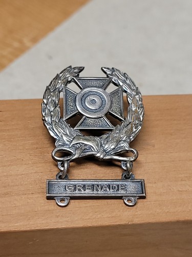 Vietnam Era Army Expert Grenade Qualification Badge Sterling Silver Filled HLP - Picture 18 of 24