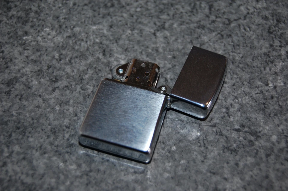 Zippo Feuerzeug Perlmutt RAR - Bild 4 von 4