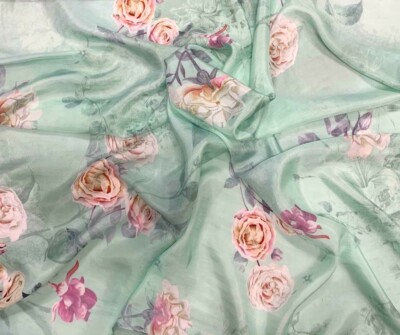 Brandneu Wunderschön Frühling/Sommer Blumen Quadrat 100 % Reine Seide Schal/Stola