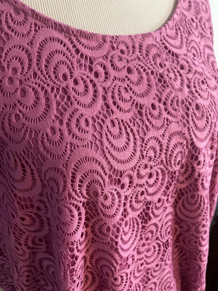 Davina 女式 3X 衬衫粉色蕾丝紫红色上衣衬衫分层正面加大码 — 第 2/4 张图片