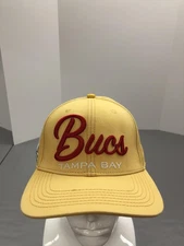 Vintage Tampa Bay Buccaneers Hat Cap Snap Back Script NFL Football Mens 90s