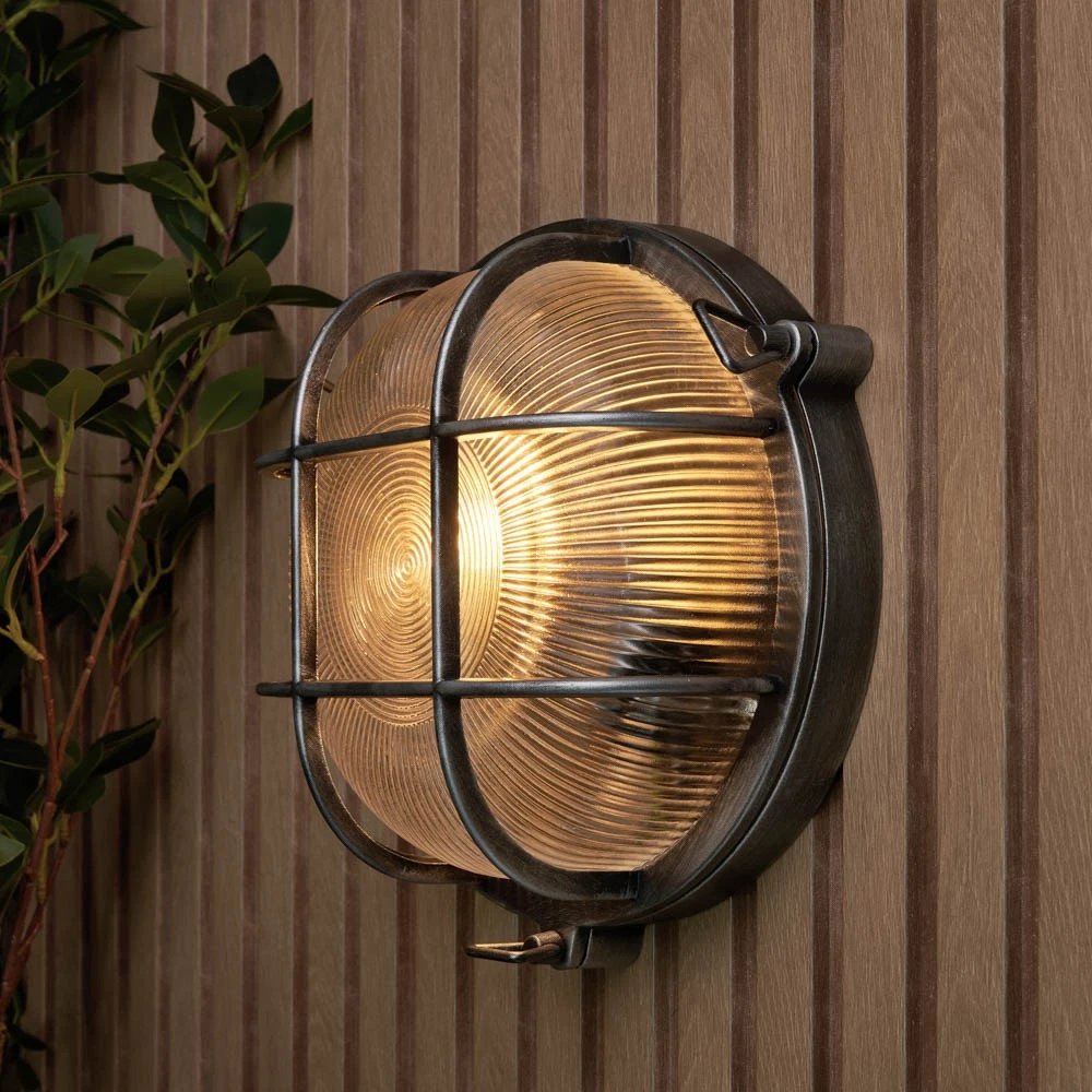 Luz de pared para exteriores Litecraft Remy redonda enjaulada plateada mampara clasificación IP44