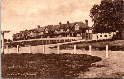 Godstone Green View Straßenszene schöne alte Postkarte Surrey 1930